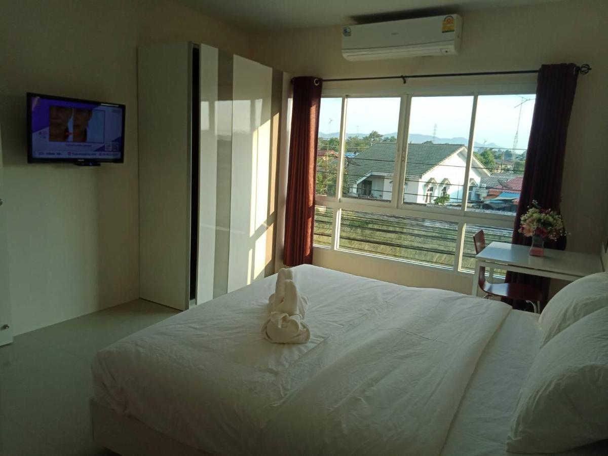 เคทู เกสเฮาส์ Hotel Chonburi Exterior foto